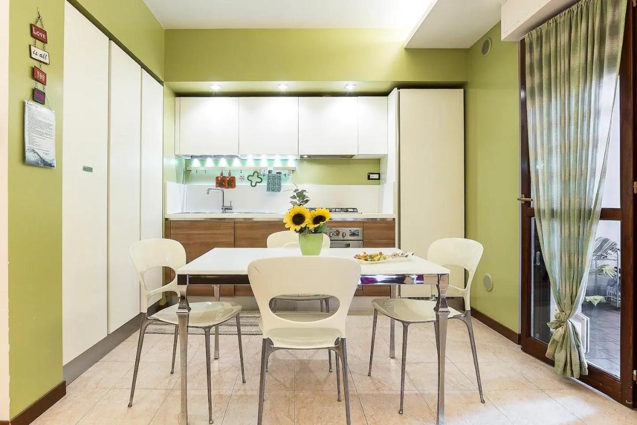 Moderno Appartamento Zona Centrale 拉蒂纳 外观 照片