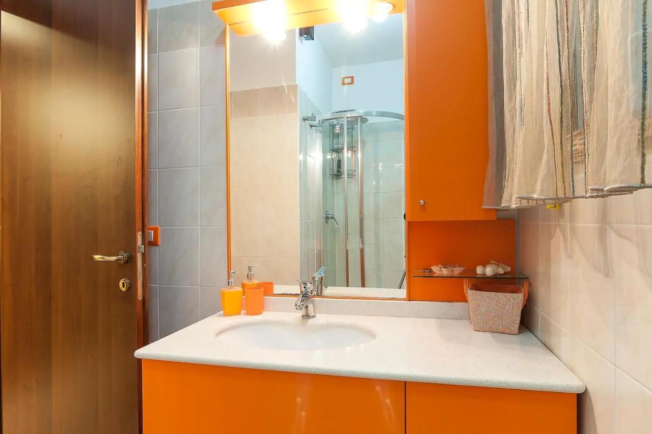 Moderno Appartamento Zona Centrale 拉蒂纳 外观 照片