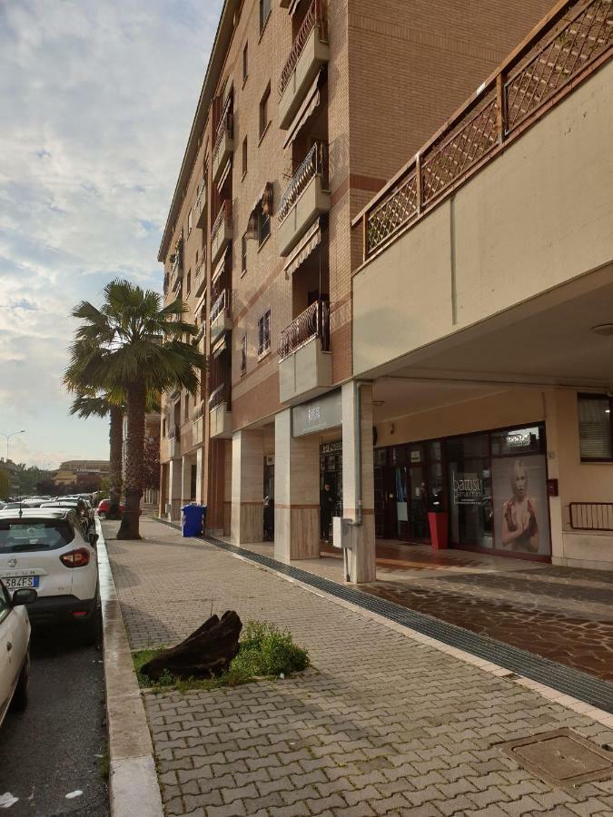 Moderno Appartamento Zona Centrale 拉蒂纳 外观 照片